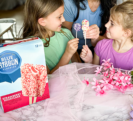 Strawberry Shortcake Bar Cake Pops