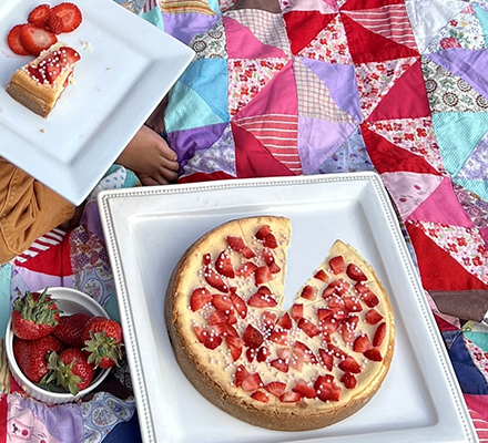 Cookies ‘N Cream Frozen Cheesecake