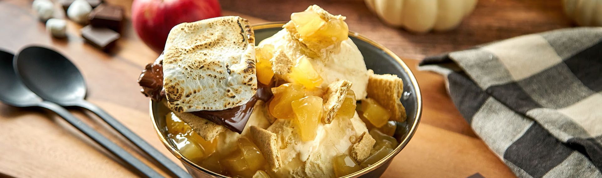 Campfire Apple Pie Sundae