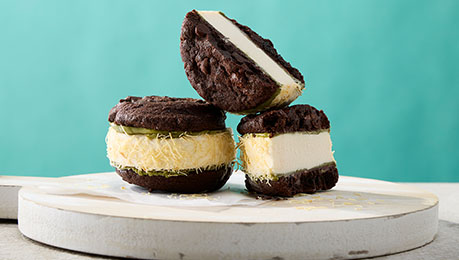 Dubai Chocolate Ice Cream Sandwich